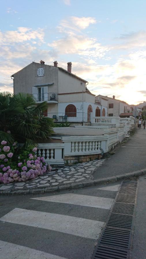 Near Beach - Apartments Marica Rovinj Exterior foto